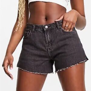 Weekday Women 29 Washed Black Swift Mid Rise Denim Mom Shorts NWT